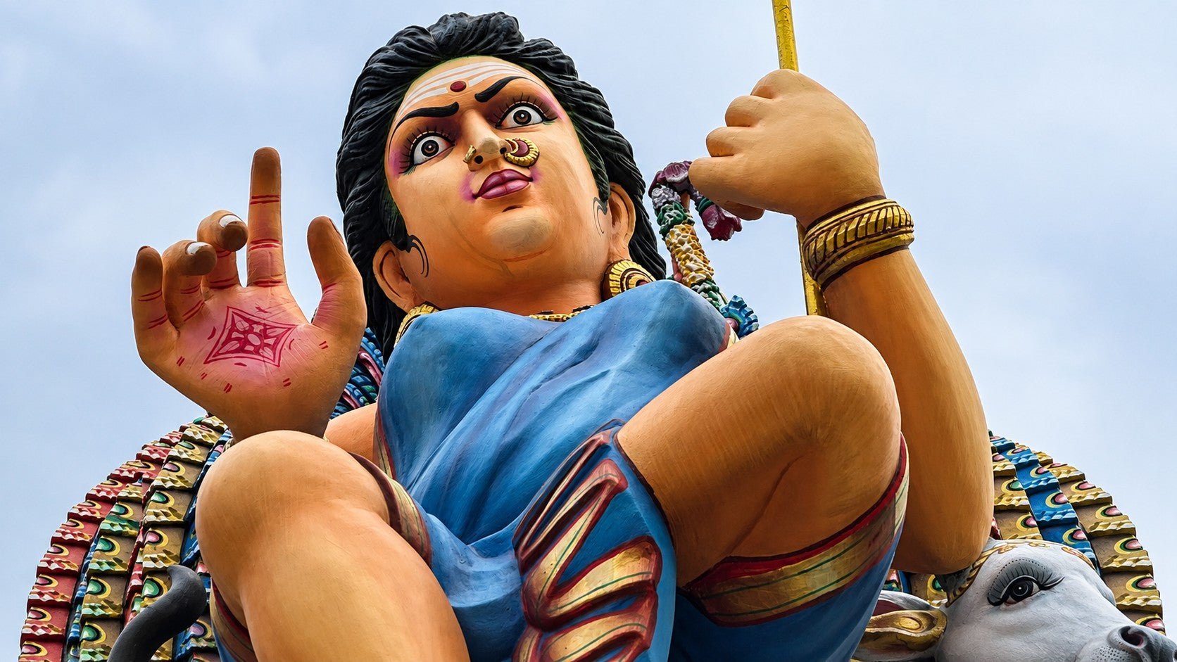 Colorful Hindu temple statue in Singapore featured in the Stella & Bone Travel Journal